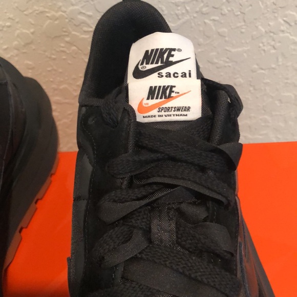 NIKE VAPORWAFFLE SACAI ‘BLACK GUM’ SNEAKERS - Picture 9 of 13
